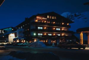 Stellenangebote Hotel Hirlanda GmbH, Zürs am Arlberg Stellenangebote Hotel Hirlanda GmbH, Zürs am Arlberg