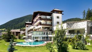 Stellenangebote Romantik Hotel Post Weisses Rössl, Welschnofen Stellenangebote Romantik Hotel Post Weisses Rössl, Welschnofen