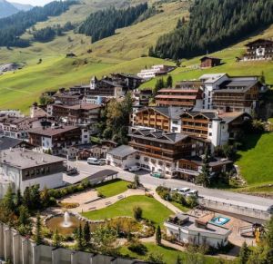 Stellenangebote Hotel Berghof Crystal Spa & Sports, Tux Stellenangebote Hotel Berghof Crystal Spa & Sports, Tux